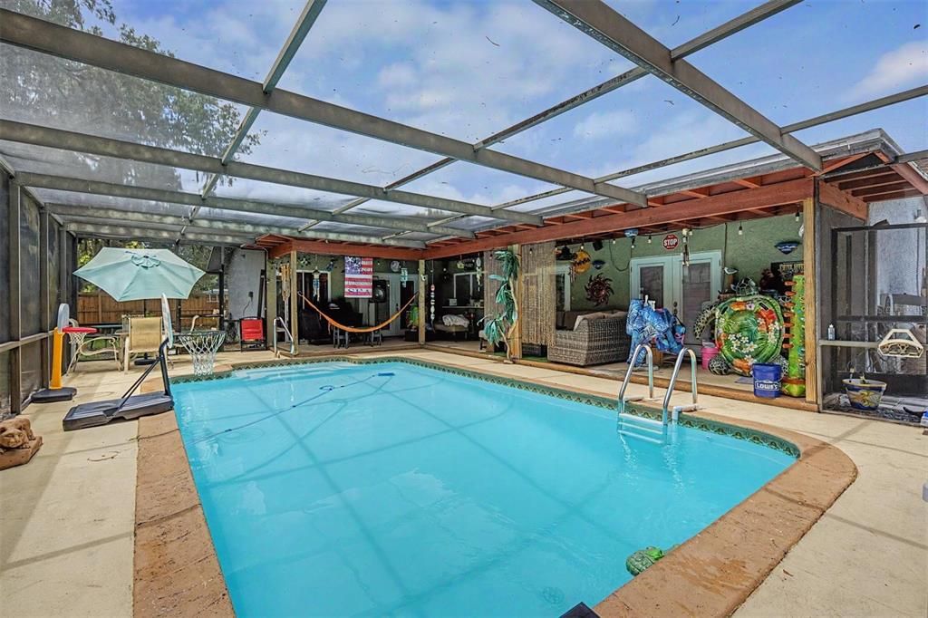 For Sale: $380,000 (2 beds, 2 baths, 1691 Square Feet)