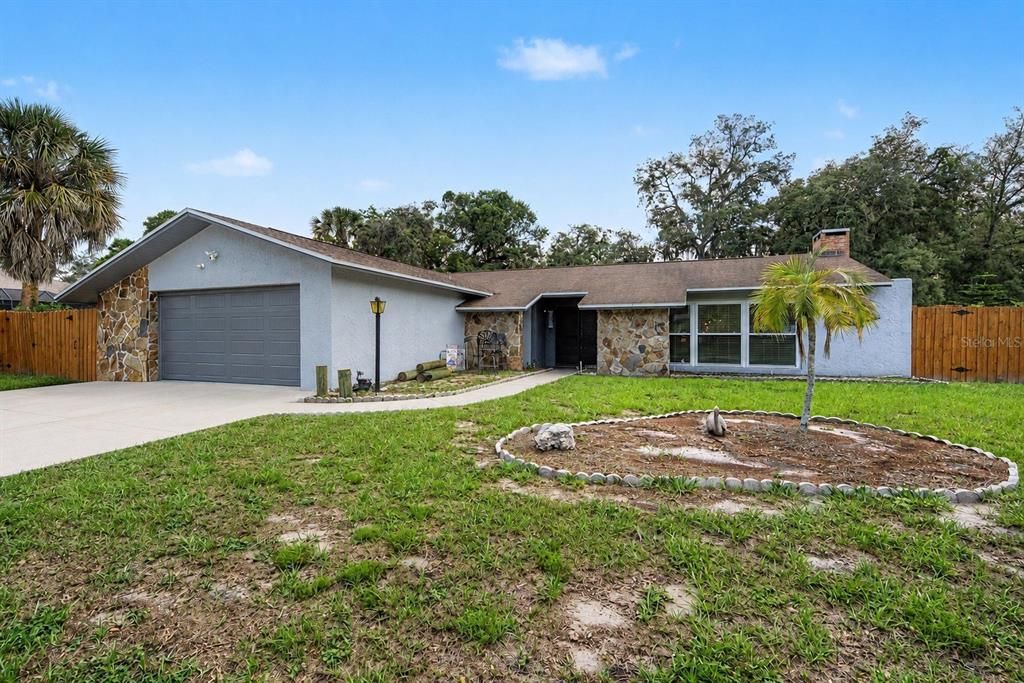 For Sale: $380,000 (2 beds, 2 baths, 1691 Square Feet)