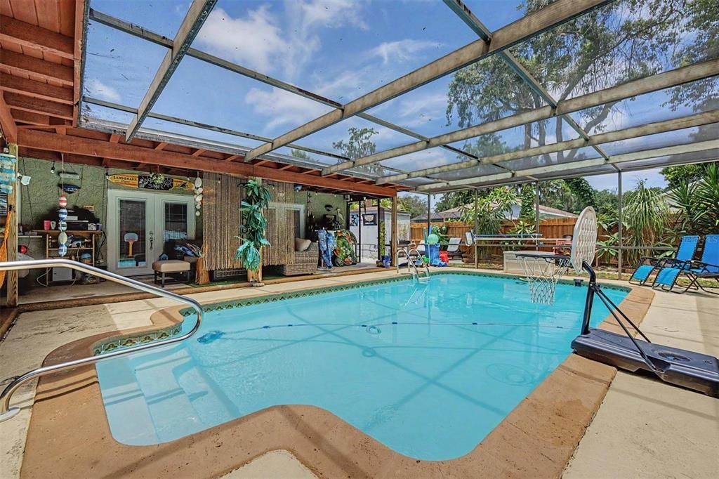 For Sale: $380,000 (2 beds, 2 baths, 1691 Square Feet)