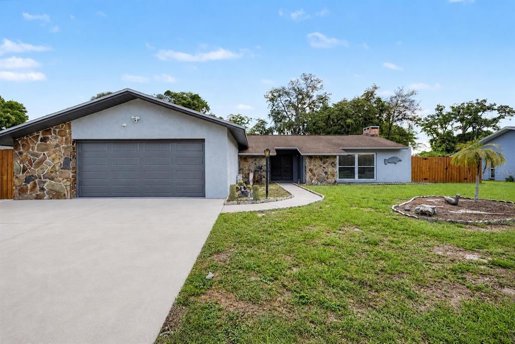 For Sale: $380,000 (2 beds, 2 baths, 1691 Square Feet)