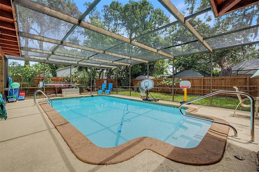 For Sale: $380,000 (2 beds, 2 baths, 1691 Square Feet)
