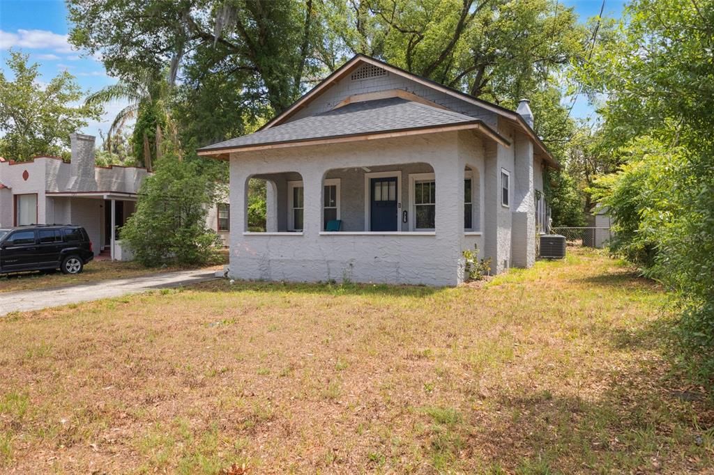 For Sale: $235,000 (2 beds, 1 baths, 944 Square Feet)