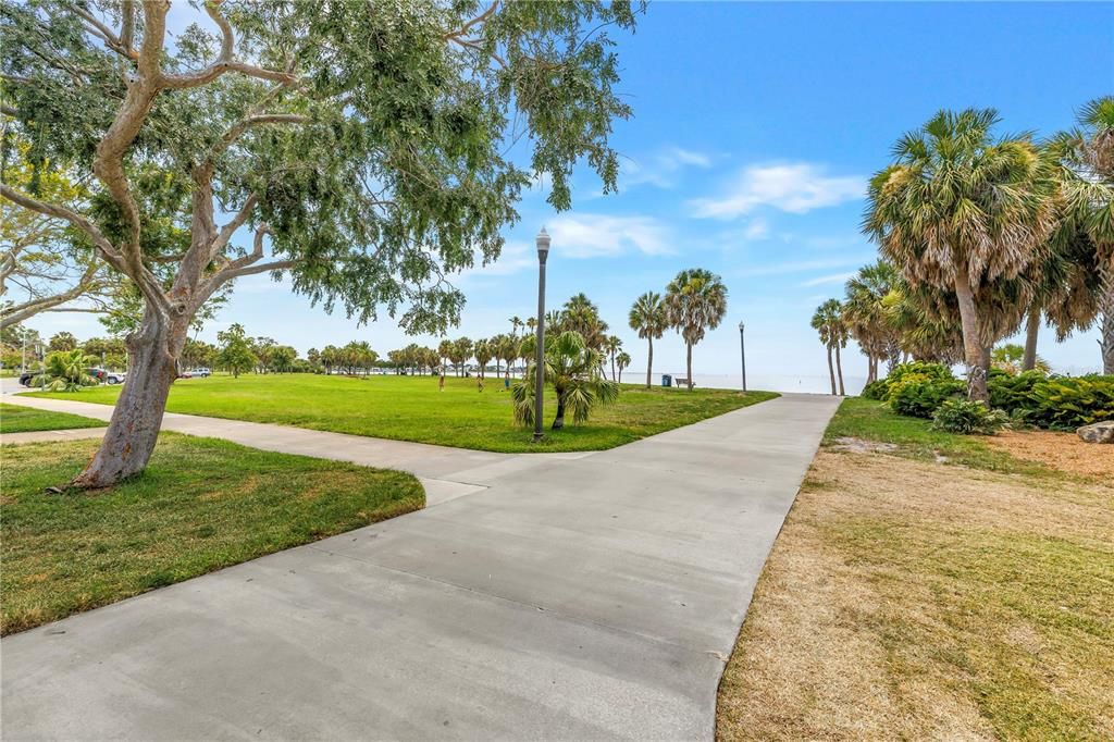 For Sale: $384,900 (1 beds, 1 baths, 730 Square Feet)