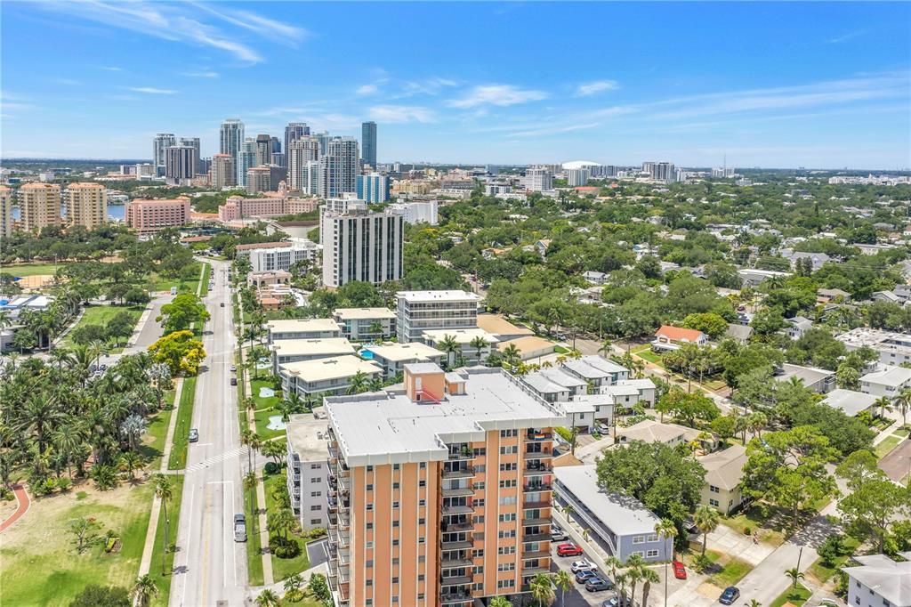 For Sale: $384,900 (1 beds, 1 baths, 730 Square Feet)