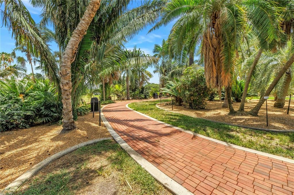 For Sale: $384,900 (1 beds, 1 baths, 730 Square Feet)