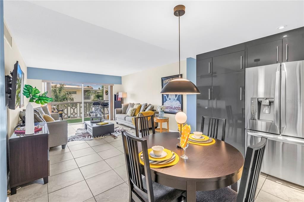 For Sale: $384,900 (1 beds, 1 baths, 730 Square Feet)