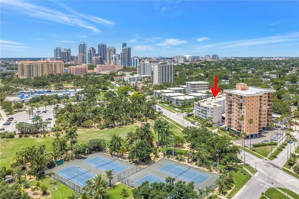 For Sale: $384,900 (1 beds, 1 baths, 730 Square Feet)
