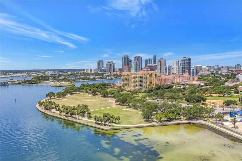 For Sale: $384,900 (1 beds, 1 baths, 730 Square Feet)