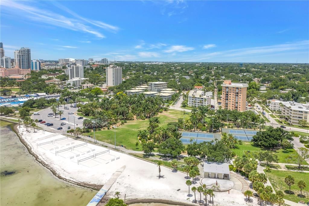 For Sale: $384,900 (1 beds, 1 baths, 730 Square Feet)