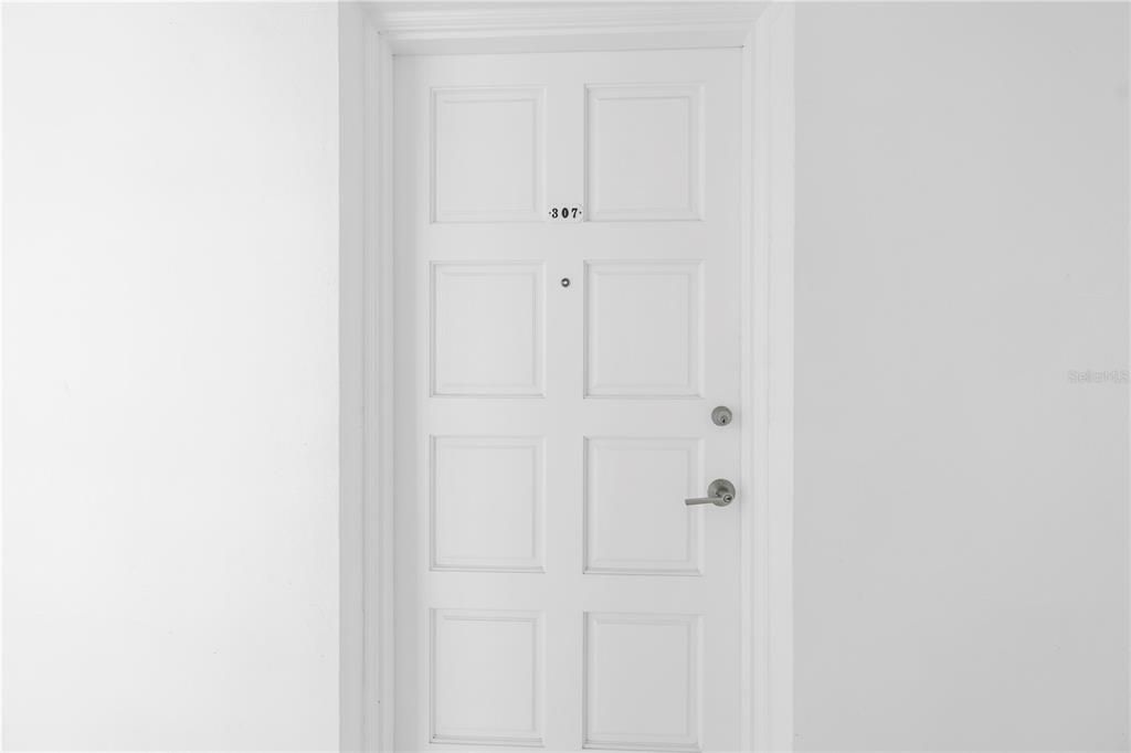 For Sale: $384,900 (1 beds, 1 baths, 730 Square Feet)
