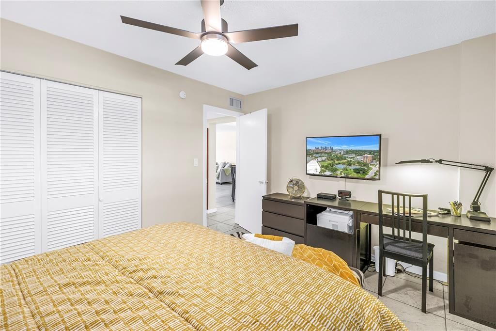 For Sale: $384,900 (1 beds, 1 baths, 730 Square Feet)