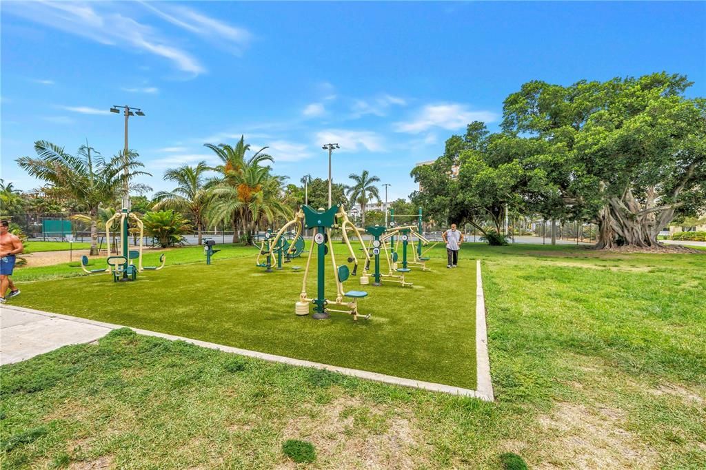 For Sale: $384,900 (1 beds, 1 baths, 730 Square Feet)