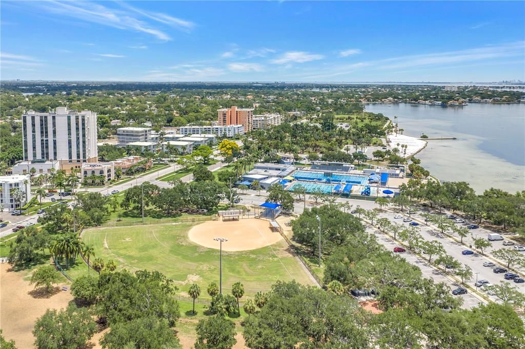 For Sale: $384,900 (1 beds, 1 baths, 730 Square Feet)