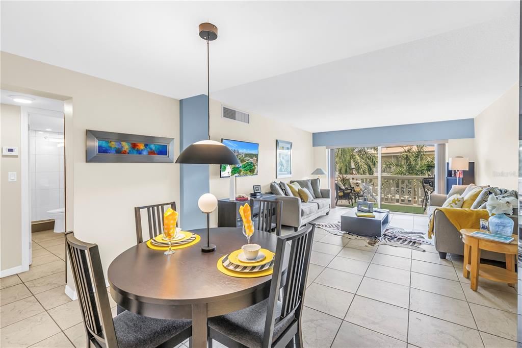 For Sale: $384,900 (1 beds, 1 baths, 730 Square Feet)