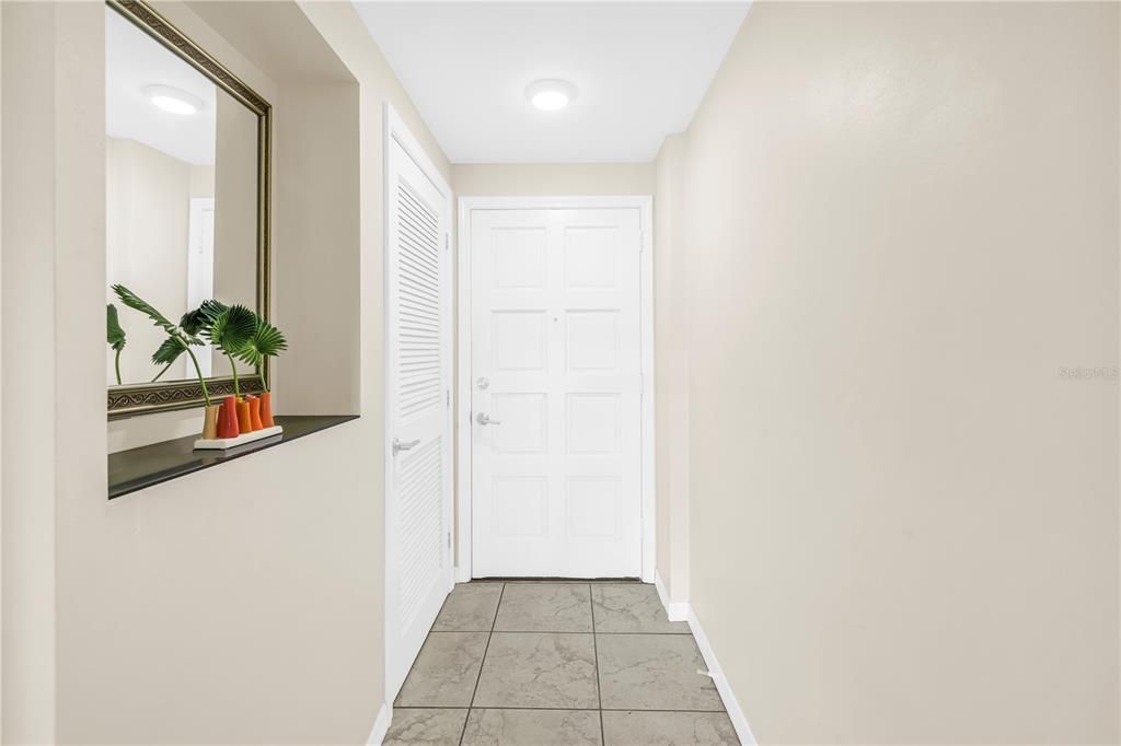 For Sale: $384,900 (1 beds, 1 baths, 730 Square Feet)
