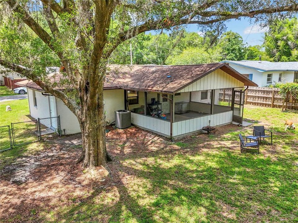 For Sale: $209,900 (3 beds, 1 baths, 1152 Square Feet)