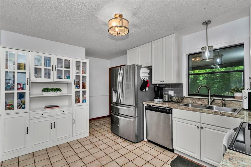 For Sale: $209,900 (3 beds, 1 baths, 1152 Square Feet)