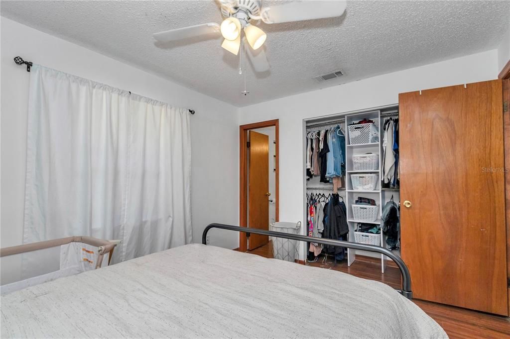 For Sale: $209,900 (3 beds, 1 baths, 1152 Square Feet)