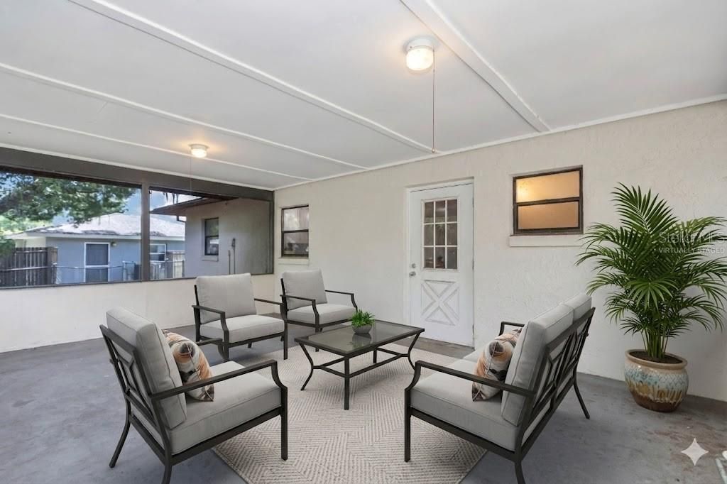 For Sale: $209,900 (3 beds, 1 baths, 1152 Square Feet)