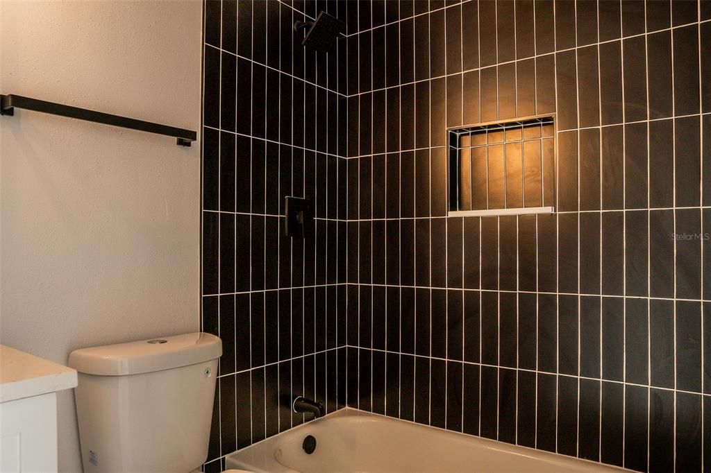 На продажу: $249,900 (2 спален, 2 ванн, 1156 Квадратных фут)