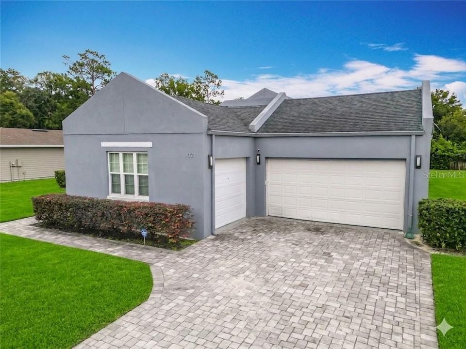 For Sale: $415,000 (5 beds, 3 baths, 2498 Square Feet)