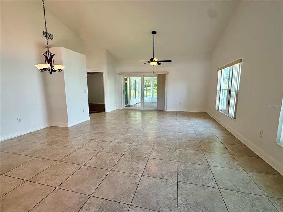 For Sale: $330,000 (3 beds, 2 baths, 1410 Square Feet)