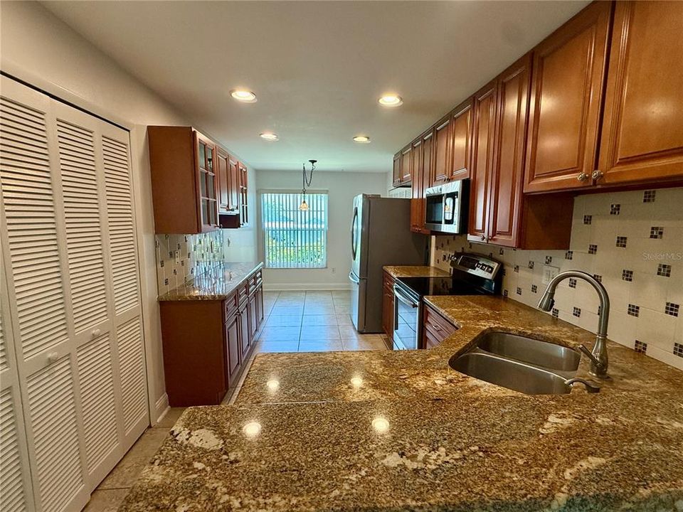 For Sale: $330,000 (3 beds, 2 baths, 1410 Square Feet)