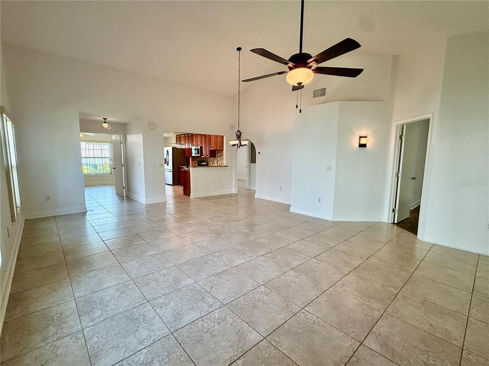 For Sale: $330,000 (3 beds, 2 baths, 1410 Square Feet)