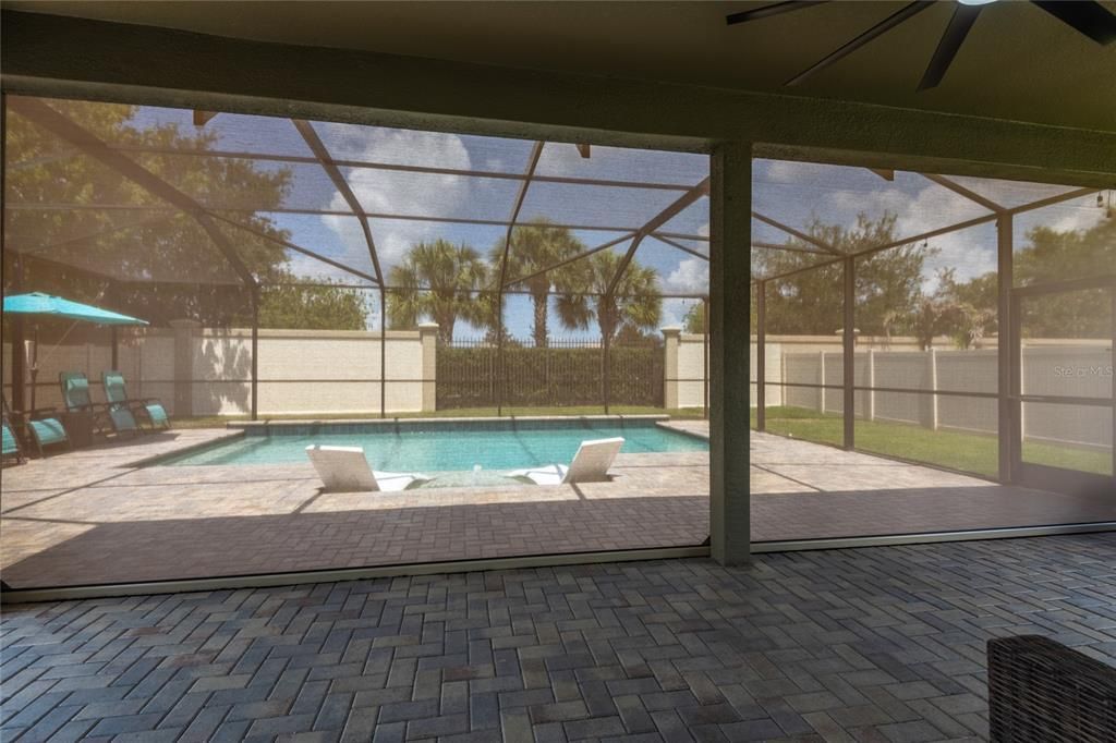 For Sale: $675,000 (5 beds, 2 baths, 3092 Square Feet)