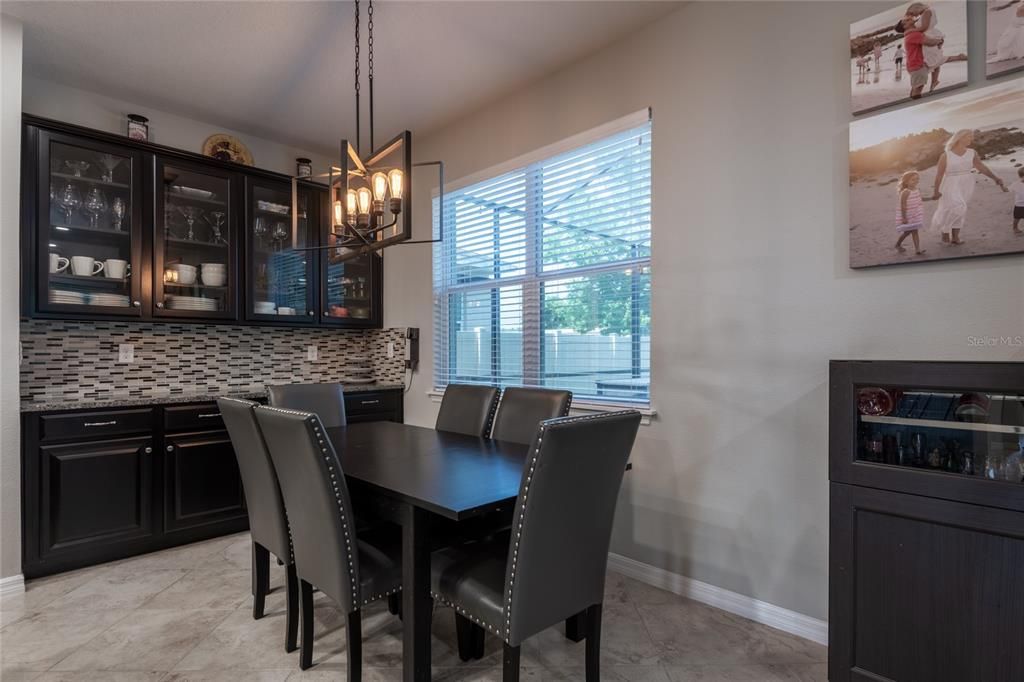 For Sale: $675,000 (5 beds, 2 baths, 3092 Square Feet)