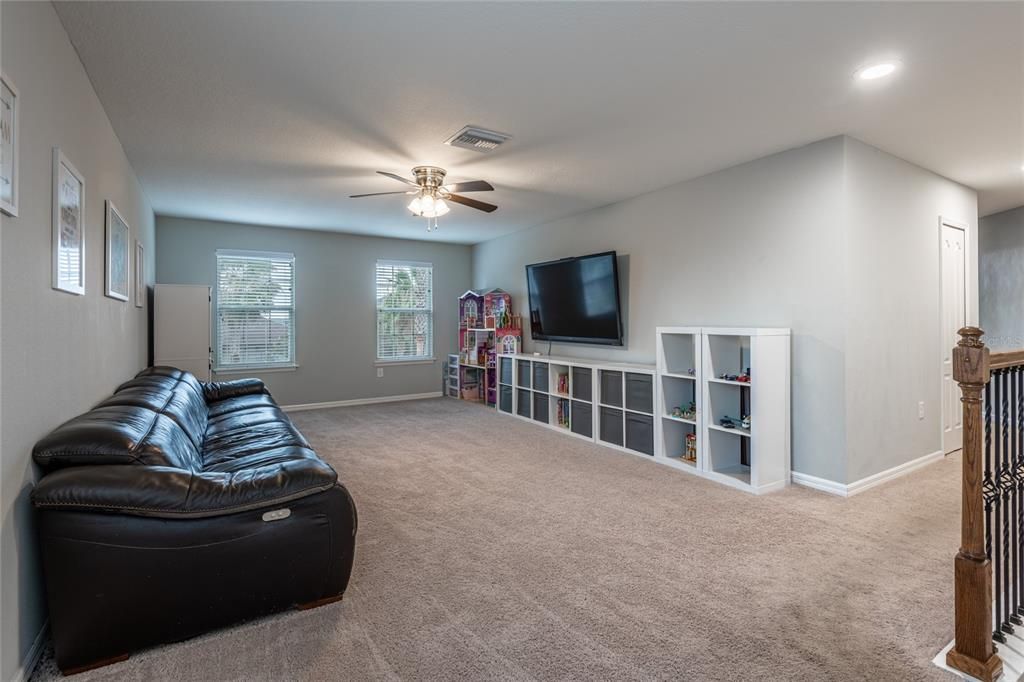 For Sale: $675,000 (5 beds, 2 baths, 3092 Square Feet)