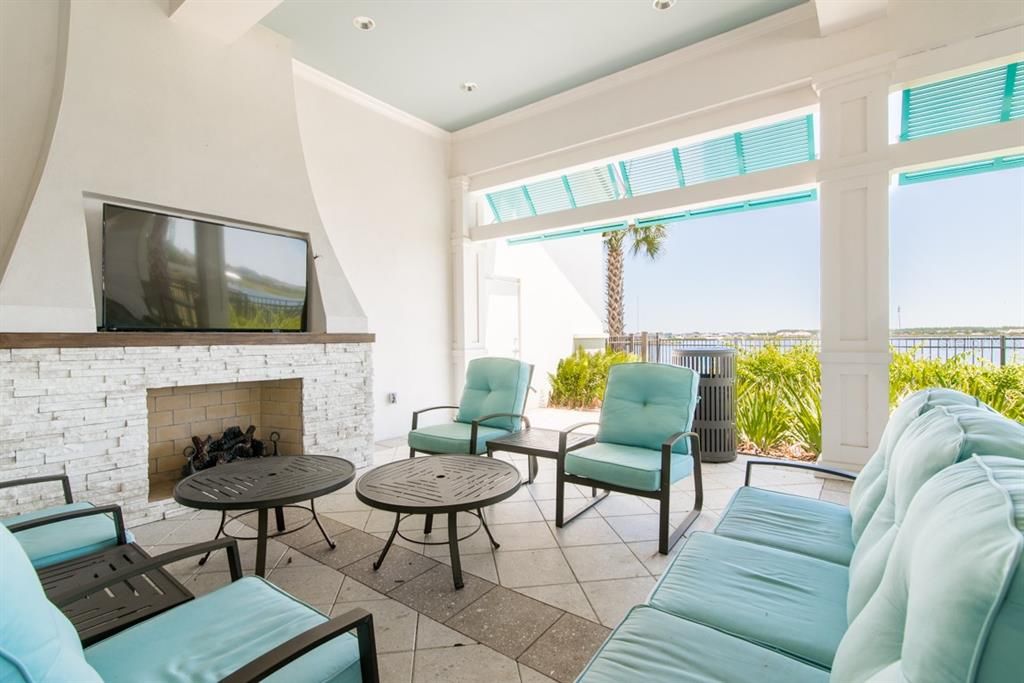 For Sale: $675,000 (5 beds, 2 baths, 3092 Square Feet)