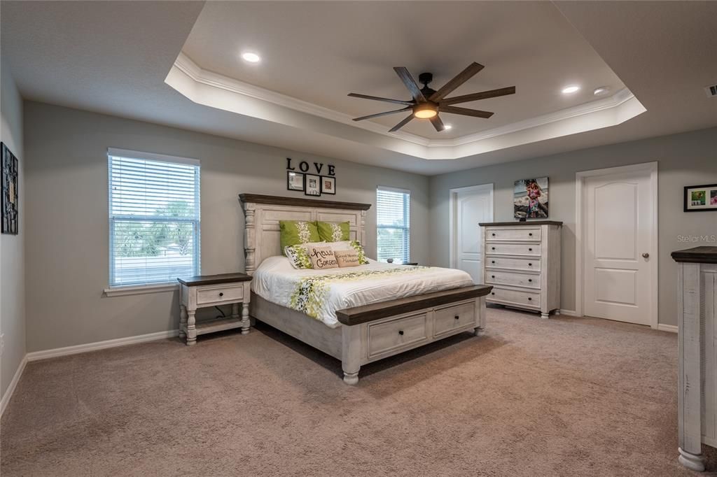For Sale: $675,000 (5 beds, 2 baths, 3092 Square Feet)