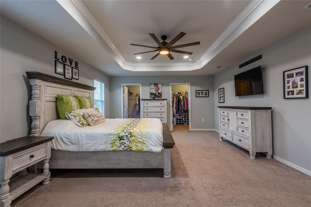 For Sale: $675,000 (5 beds, 2 baths, 3092 Square Feet)