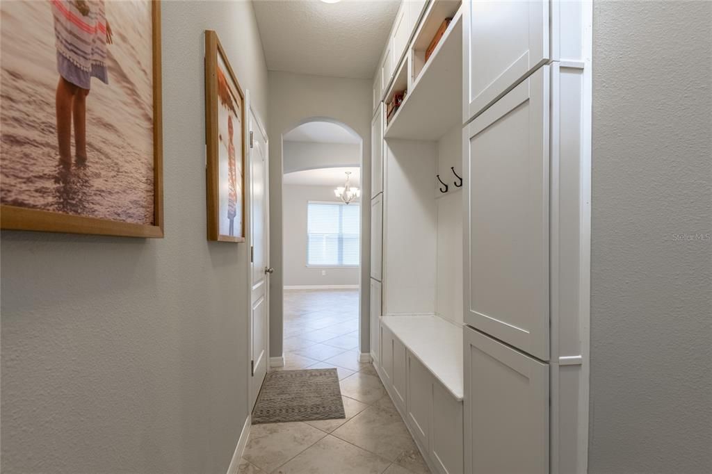 For Sale: $675,000 (5 beds, 2 baths, 3092 Square Feet)