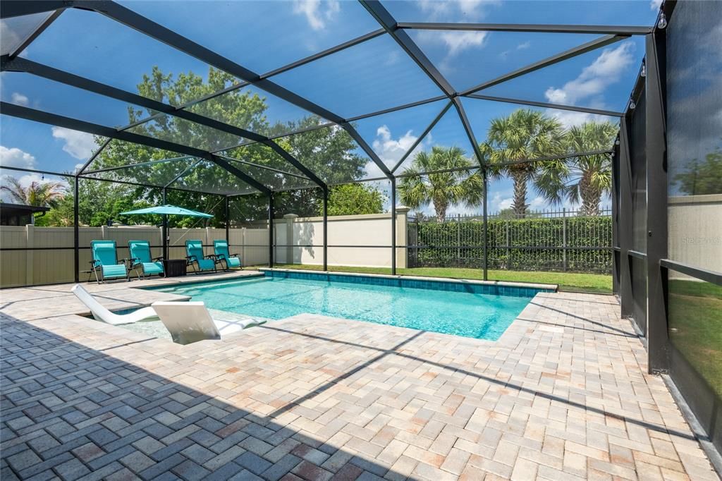 For Sale: $675,000 (5 beds, 2 baths, 3092 Square Feet)