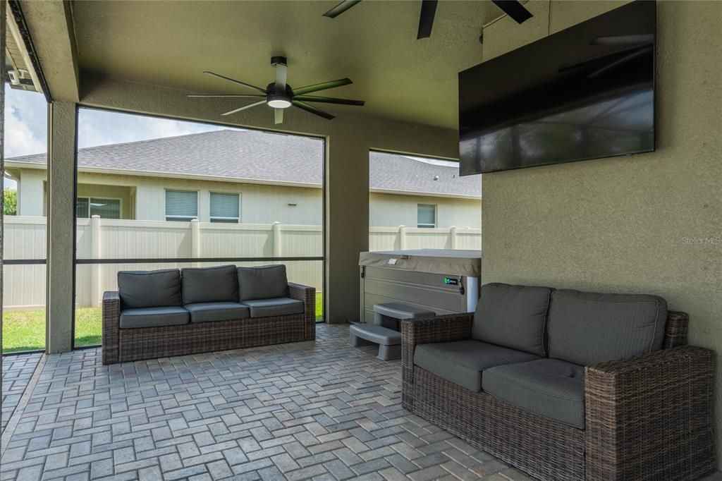 For Sale: $675,000 (5 beds, 2 baths, 3092 Square Feet)
