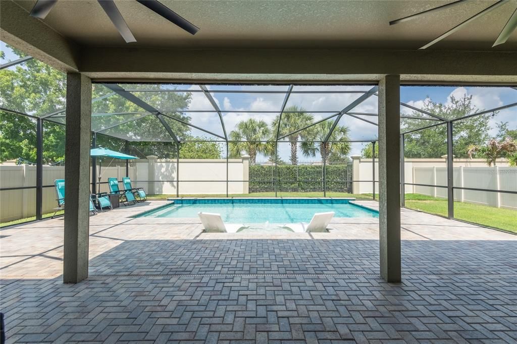 For Sale: $675,000 (5 beds, 2 baths, 3092 Square Feet)