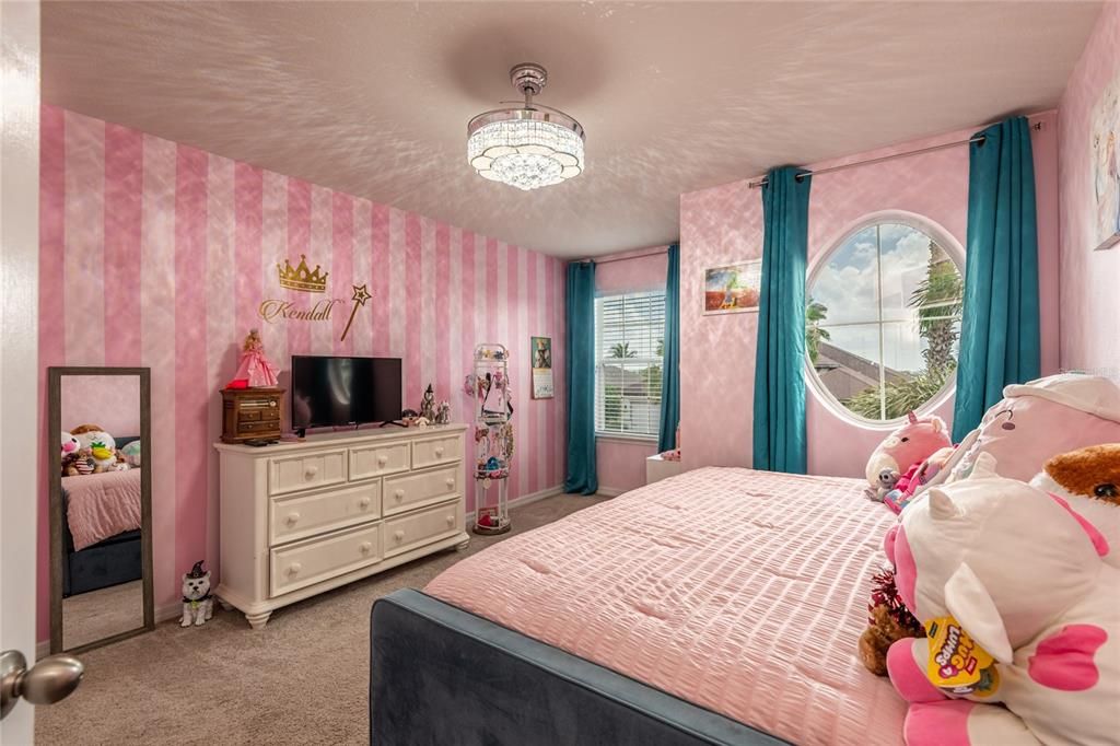 For Sale: $675,000 (5 beds, 2 baths, 3092 Square Feet)