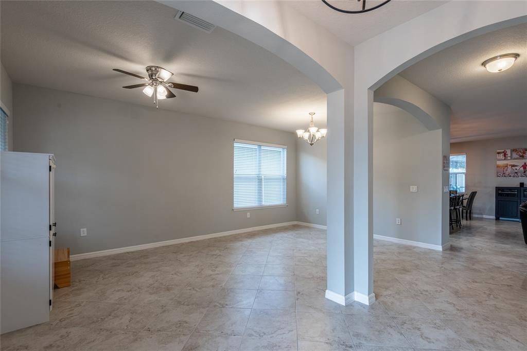 For Sale: $675,000 (5 beds, 2 baths, 3092 Square Feet)