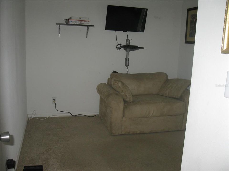 For Sale: $189,900 (3 beds, 2 baths, 1080 Square Feet)