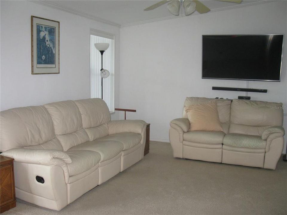 For Sale: $189,900 (3 beds, 2 baths, 1080 Square Feet)