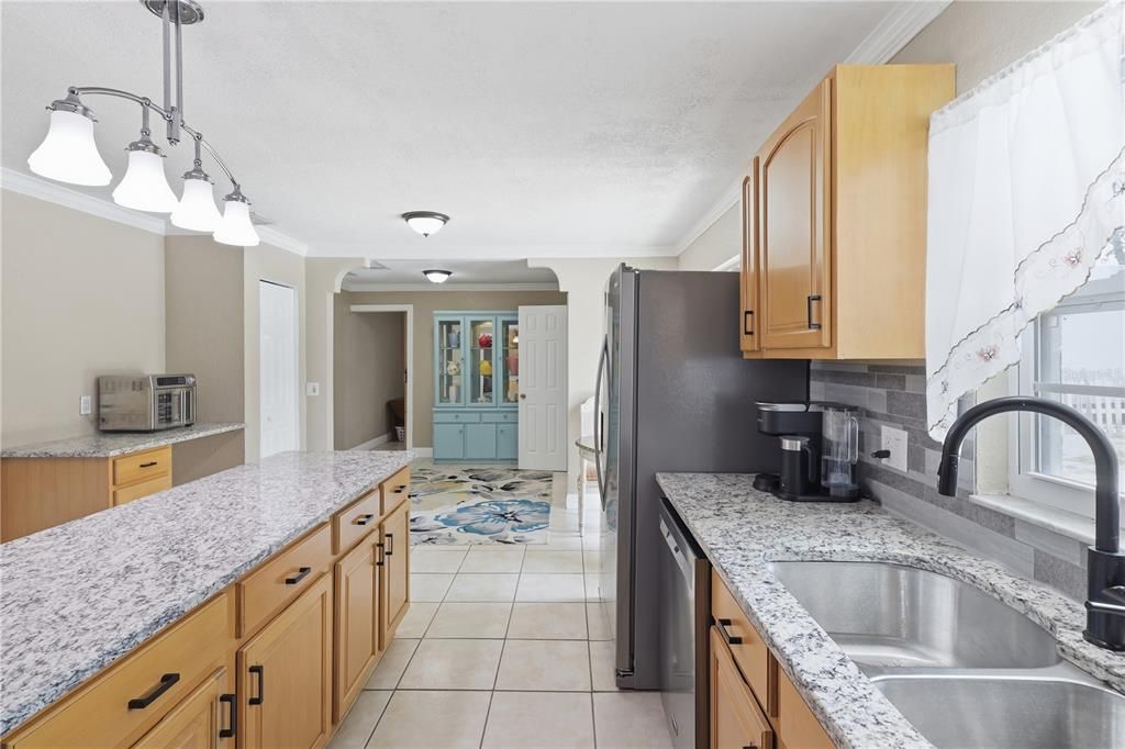 For Sale: $360,000 (4 beds, 2 baths, 2215 Square Feet)