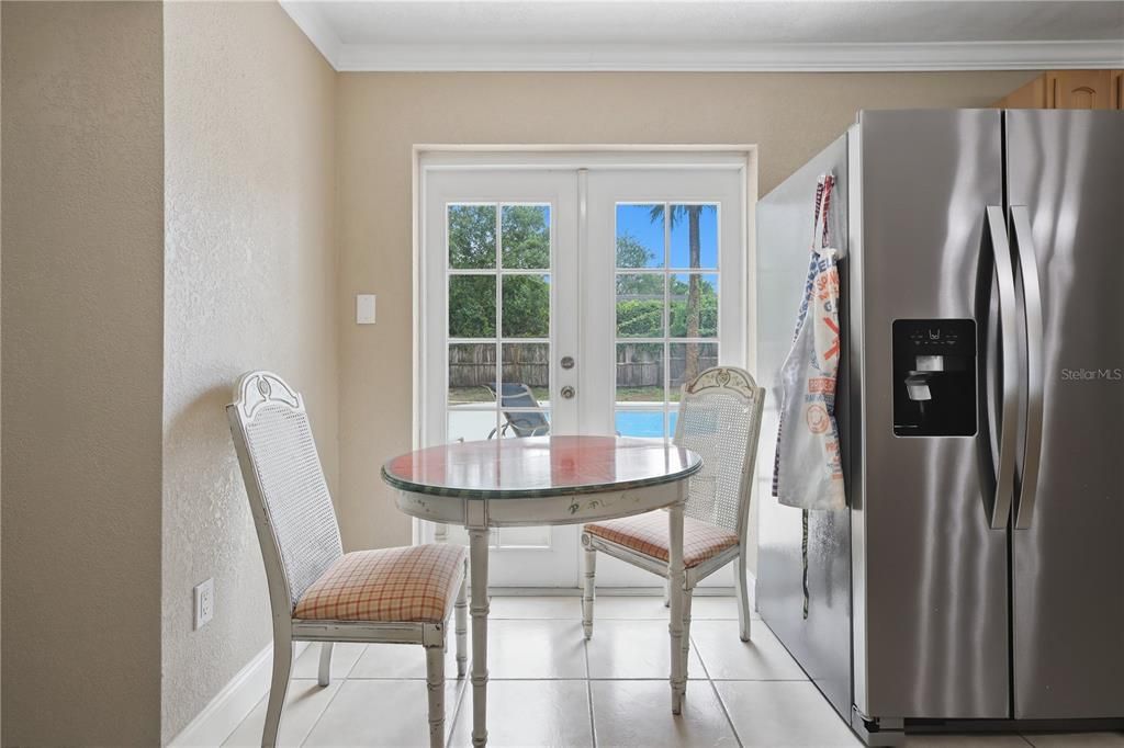 For Sale: $360,000 (4 beds, 2 baths, 2215 Square Feet)