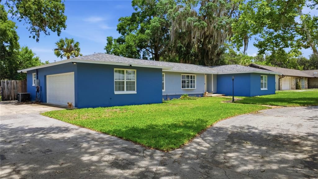 For Sale: $360,000 (4 beds, 2 baths, 2215 Square Feet)