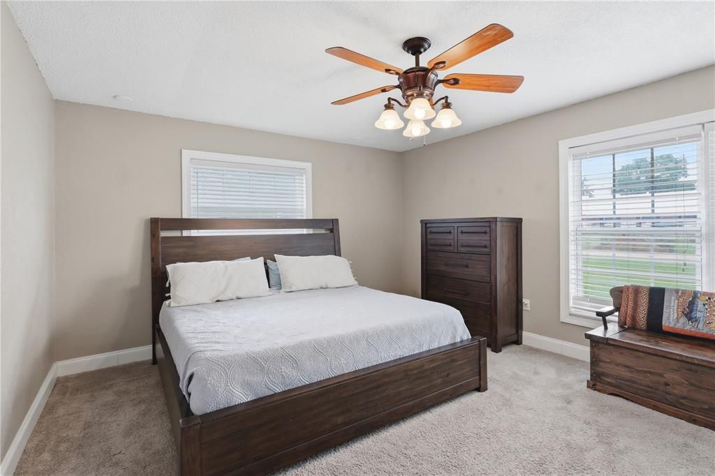 For Sale: $360,000 (4 beds, 2 baths, 2215 Square Feet)