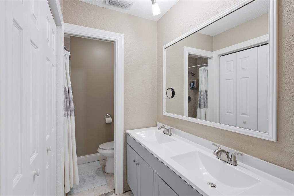 For Sale: $360,000 (4 beds, 2 baths, 2215 Square Feet)