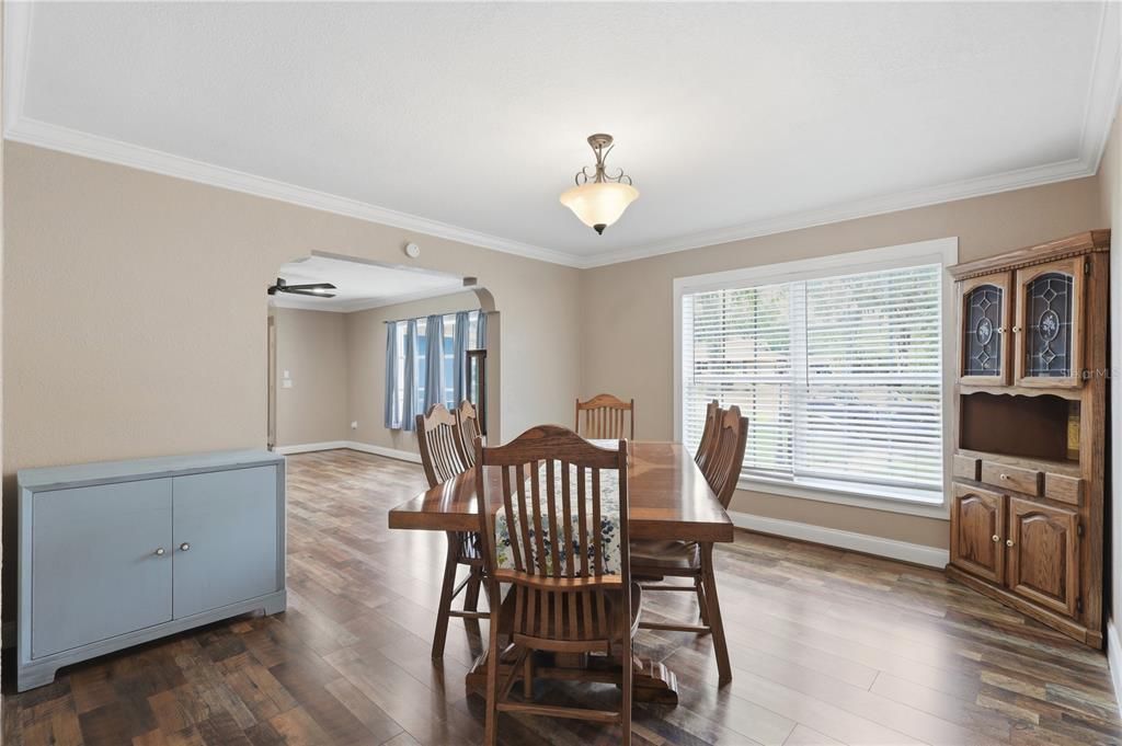 For Sale: $360,000 (4 beds, 2 baths, 2215 Square Feet)