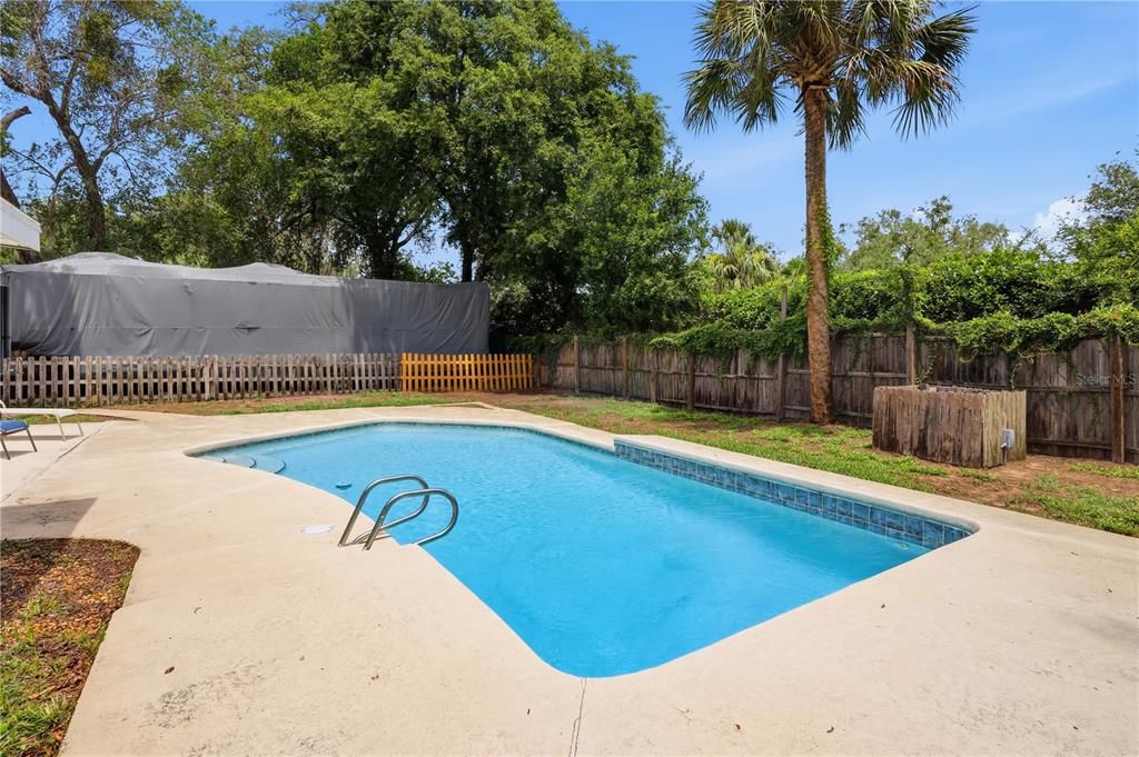 For Sale: $360,000 (4 beds, 2 baths, 2215 Square Feet)