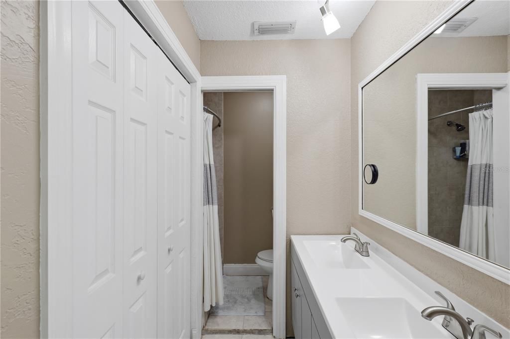 For Sale: $360,000 (4 beds, 2 baths, 2215 Square Feet)
